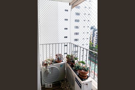 Varanda de apartamento à venda com 3 quartos, 100m² em Vila Sofia, São Paulo