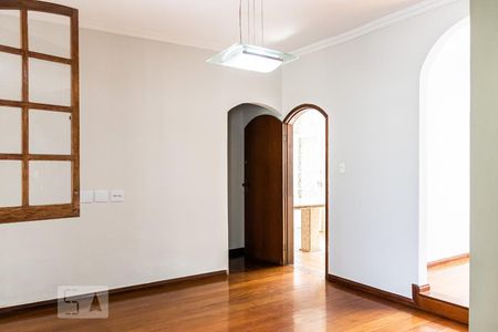 Sala de casa para alugar com 3 quartos, 270m² em Floramar, Belo Horizonte