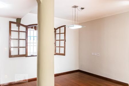 Sala de casa para alugar com 3 quartos, 270m² em Floramar, Belo Horizonte