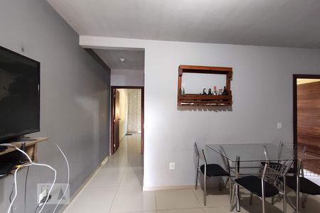 Sala de casa à venda com 2 quartos, 110m² em Olaria, Canoas