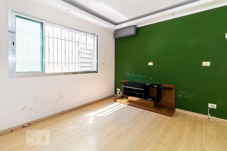 Sala de casa à venda com 2 quartos, 240m² em Jardim das Rosas (zona Norte), São Paulo