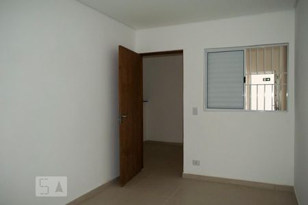 QUARTO 1 de apartamento para alugar com 2 quartos, 50m² em Parque Peruche, São Paulo