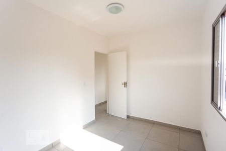 Quarto de casa para alugar com 2 quartos, 68m² em Km 18, Osasco