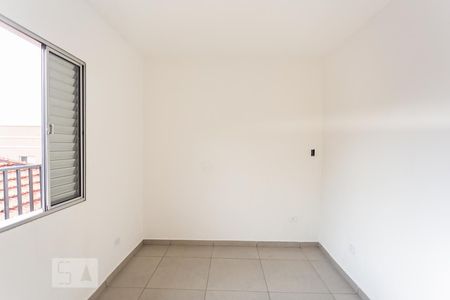Quarto de casa para alugar com 2 quartos, 68m² em Km 18, Osasco