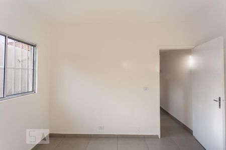 Sala de casa para alugar com 2 quartos, 68m² em Km 18, Osasco