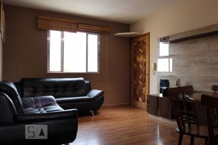 Sala de apartamento para alugar com 3 quartos, 65m² em Conjunto Habitacional Brás Cubas, Mogi das Cruzes