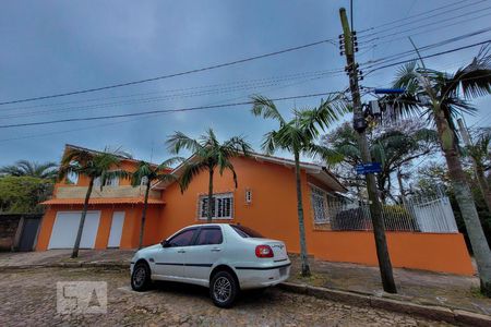 Casa para alugar com 197m², 3 quartos e 4 vagas Casa para alugar com 197m², 3 quartos e 4 vagasFachada