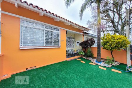 Casa para alugar com 197m², 3 quartos e 4 vagas Casa para alugar com 197m², 3 quartos e 4 vagasFachada