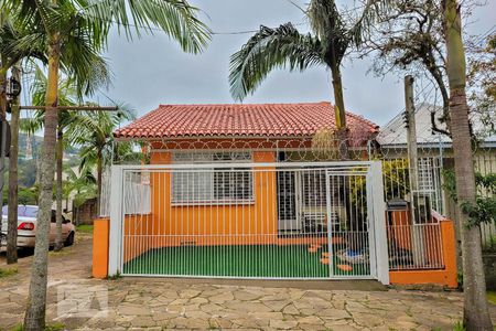 Casa para alugar com 197m², 3 quartos e 4 vagas Casa para alugar com 197m², 3 quartos e 4 vagasFachada