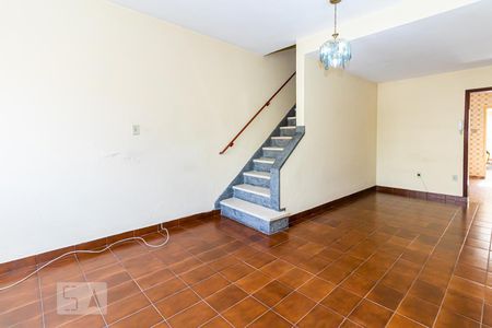 Sala de casa de condomínio para alugar com 2 quartos, 86m² em Vila Gustavo, São Paulo