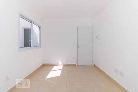 Sala de casa de condomínio para alugar com 2 quartos, 55m² em Vila Nivi, São Paulo