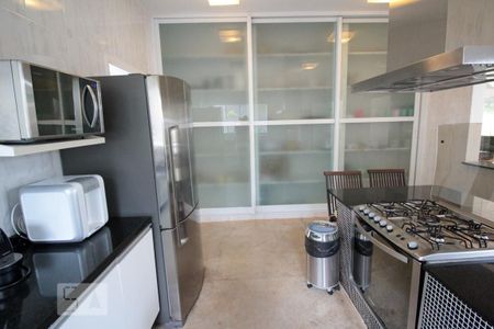 Casa de condomínio à venda com 500m², 6 quartos e 3 vagas Casa de condomínio à venda com 500m², 6 quartos e 3 vagasCozinha