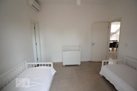 Casa de condomínio à venda com 500m², 6 quartos e 3 vagas Casa de condomínio à venda com 500m², 6 quartos e 3 vagasSuite 1