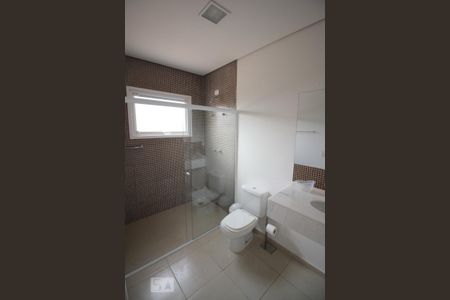 Casa de condomínio à venda com 500m², 6 quartos e 3 vagas Casa de condomínio à venda com 500m², 6 quartos e 3 vagasBanheiro da Suite 1