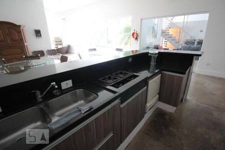 Casa de condomínio à venda com 500m², 6 quartos e 3 vagas Casa de condomínio à venda com 500m², 6 quartos e 3 vagasArea de Lazer