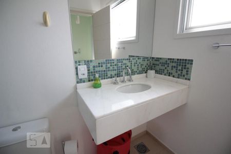 Casa de condomínio à venda com 500m², 6 quartos e 3 vagas Casa de condomínio à venda com 500m², 6 quartos e 3 vagasBanheiro da Suite 3