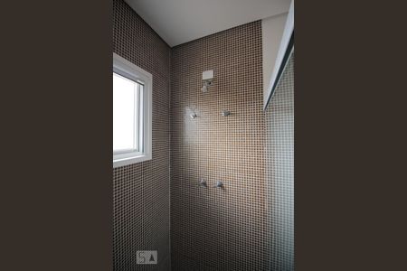 Casa de condomínio à venda com 500m², 6 quartos e 3 vagas Casa de condomínio à venda com 500m², 6 quartos e 3 vagasBanheiro da Suite 1