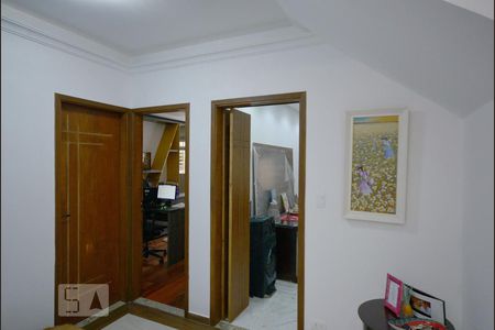 Circulação da Sala de casa à venda com 3 quartos, 235m² em Jardim da Saúde, São Paulo
