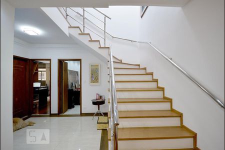 Escada de casa à venda com 3 quartos, 235m² em Jardim da Saúde, São Paulo