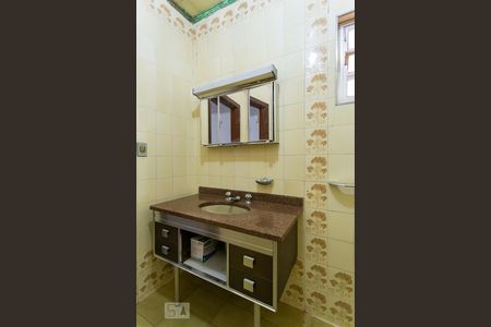 Casa à venda com 300m², 4 quartos e 2 vagas Casa à venda com 300m², 4 quartos e 2 vagasBanheiro da Suíte