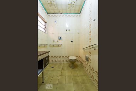 Casa à venda com 300m², 4 quartos e 2 vagas Casa à venda com 300m², 4 quartos e 2 vagasBanheiro da Suíte