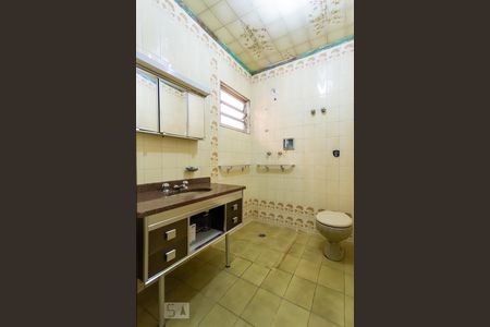 Casa à venda com 300m², 4 quartos e 2 vagas Casa à venda com 300m², 4 quartos e 2 vagasBanheiro da Suíte