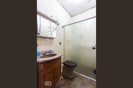 Casa à venda com 300m², 4 quartos e 2 vagas Casa à venda com 300m², 4 quartos e 2 vagasBanheiro