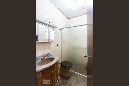 Casa à venda com 300m², 4 quartos e 2 vagas Casa à venda com 300m², 4 quartos e 2 vagasBanheiro