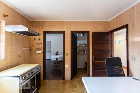 Casa à venda com 300m², 4 quartos e 2 vagas Casa à venda com 300m², 4 quartos e 2 vagasCozinha