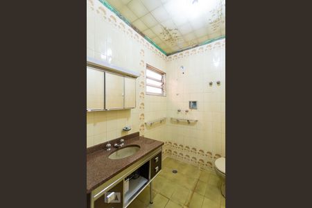 Casa à venda com 300m², 4 quartos e 2 vagas Casa à venda com 300m², 4 quartos e 2 vagasBanheiro da Suíte