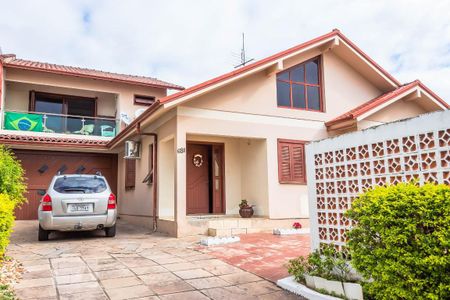 Fachada de casa à venda com 3 quartos, 590m² em Igara, Canoas