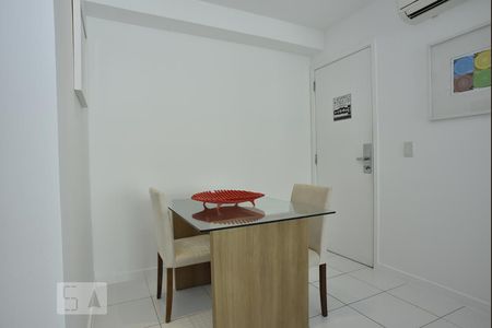 Sala de kitnet/studio para alugar com 1 quarto, 50m² em Jacarepaguá, Rio de Janeiro