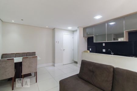 Sala de apartamento para alugar com 2 quartos, 45m² em Quinta da Paineira, São Paulo