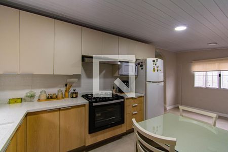 Cozinha de casa à venda com 3 quartos, 80m² em Niterói, Canoas