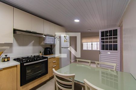 Cozinha de casa à venda com 3 quartos, 80m² em Niterói, Canoas