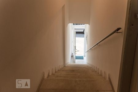 Escada de acesso de apartamento para alugar com 1 quarto, 55m² em Vila Isabel, Rio de Janeiro