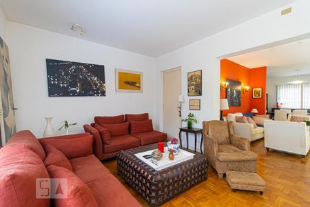 Sala de casa à venda com 4 quartos, 390m² em Pacaembu, São Paulo