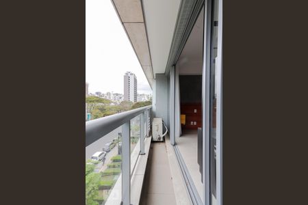 Varanda de kitnet/studio para alugar com 1 quarto, 39m² em Auxiliadora, Porto Alegre
