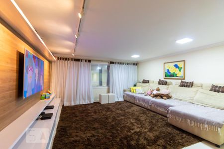 Sala de casa para alugar com 3 quartos, 350m² em Parque Císper, São Paulo