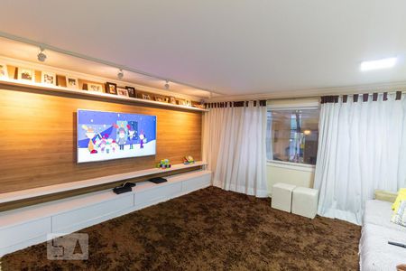 Sala de casa para alugar com 3 quartos, 350m² em Parque Císper, São Paulo