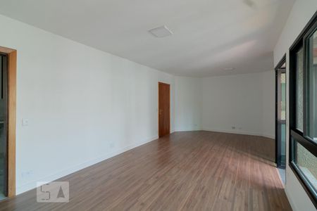 Sala de apartamento à venda com 3 quartos, 135m² em Moema, São Paulo