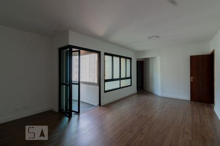 Sala de apartamento à venda com 3 quartos, 135m² em Moema, São Paulo