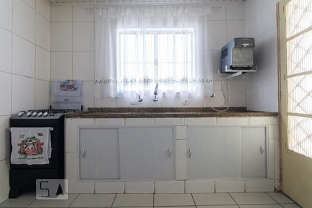 Cozinha de casa para alugar com 2 quartos, 125m² em Vila Ema, São Paulo