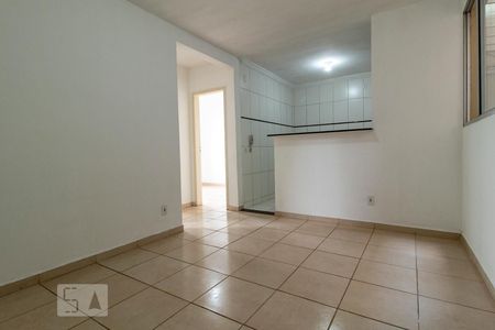 Sala de apartamento para alugar com 2 quartos, 54m² em Brasil, Uberlândia