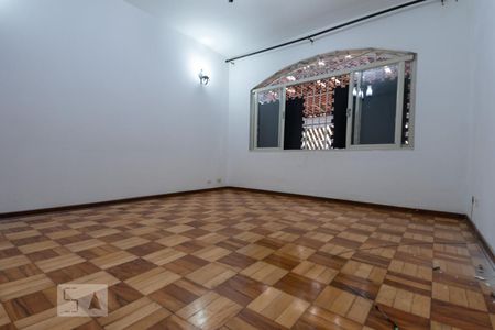 Casa para alugar com 180m², 3 quartos e 2 vagasSala