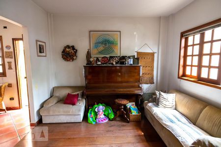 Sala de casa à venda com 5 quartos, 260m² em Vila Indiana, São Paulo