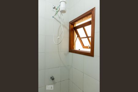 Banheiro de casa à venda com 2 quartos, 42m² em Olaria, Canoas