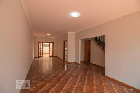 Casa à venda com 4 quartos, 216m² em Jardim das Acácias, São Paulo