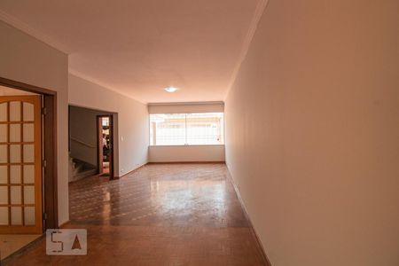 Casa à venda com 4 quartos, 216m² em Jardim das Acácias, São Paulo
