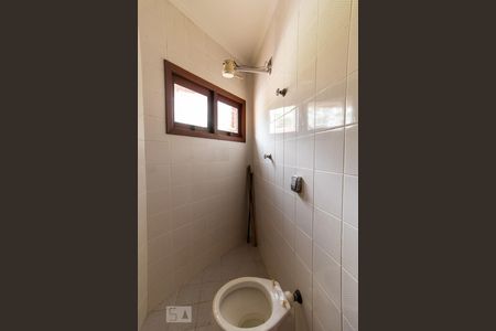 Casa para alugar com 365m², 4 quartos e 4 vagas Casa para alugar com 365m², 4 quartos e 4 vagasBanheiro de serviço